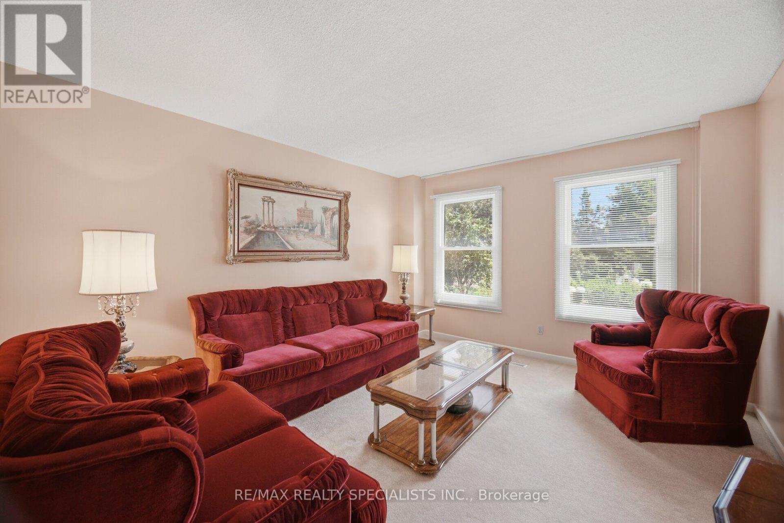 18 JILL CRESCENT - 7