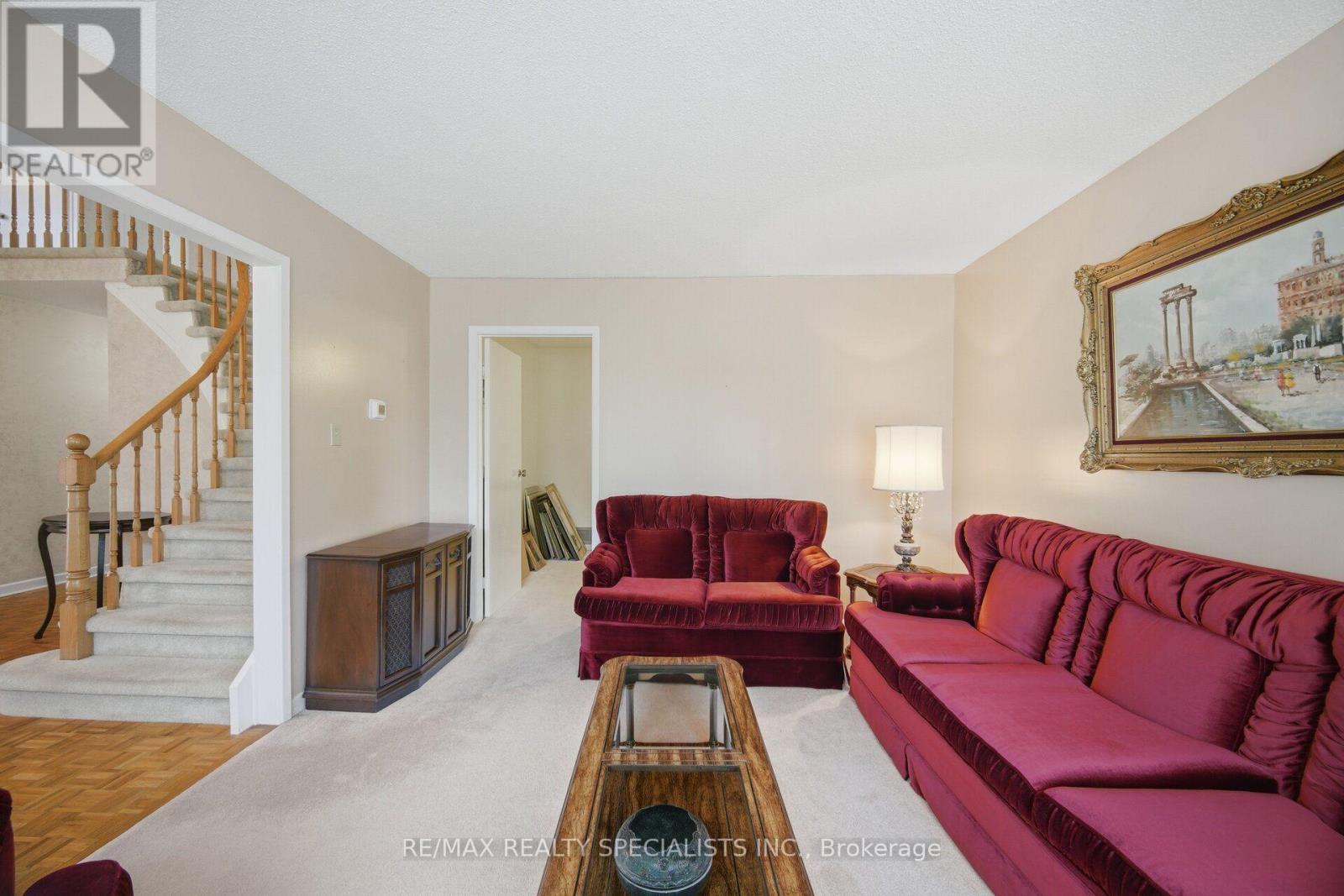18 JILL CRESCENT - 8
