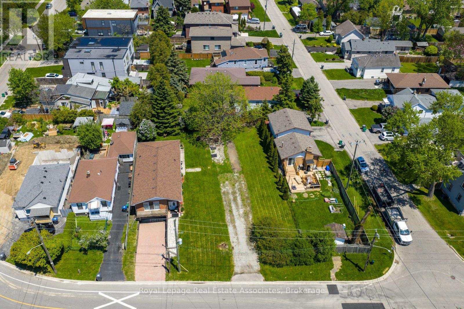 1069 ALEXANDRA AVENUE - 42