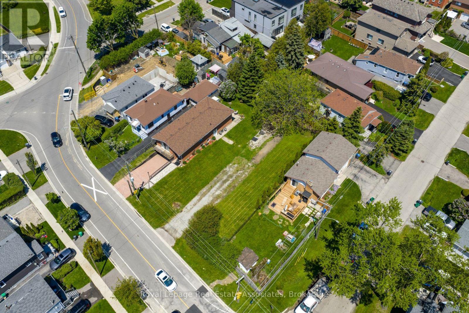 1069 ALEXANDRA AVENUE - 43