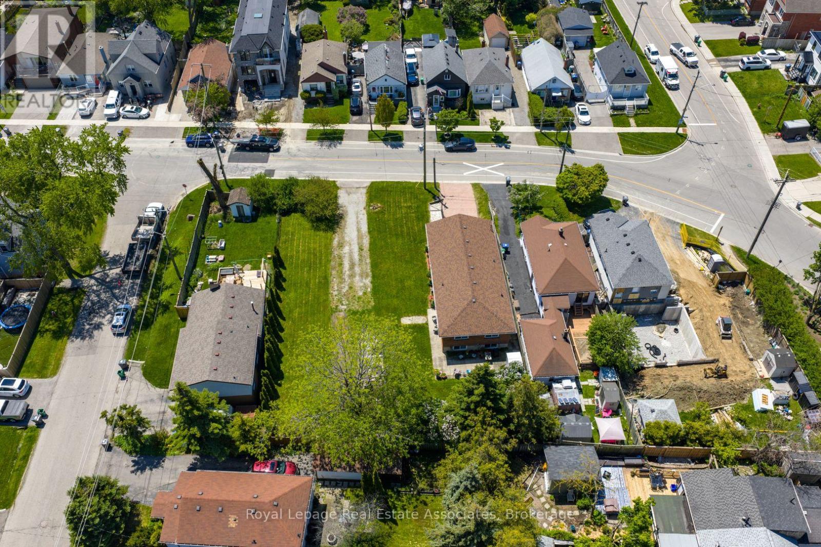 1069 ALEXANDRA AVENUE - 45