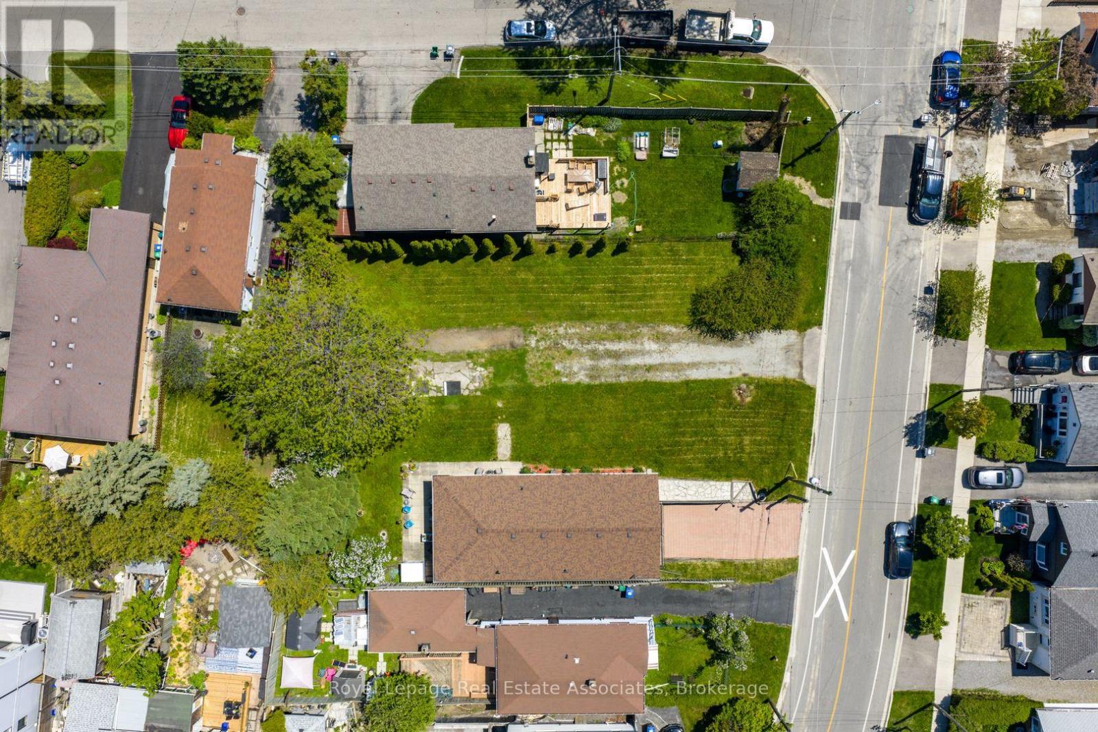 1069 ALEXANDRA AVENUE - 47