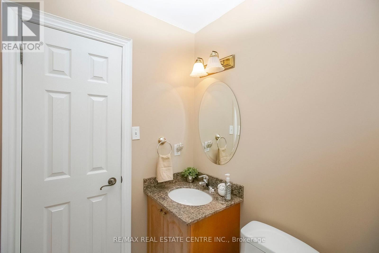 21 AMANTINE CRESCENT - 13