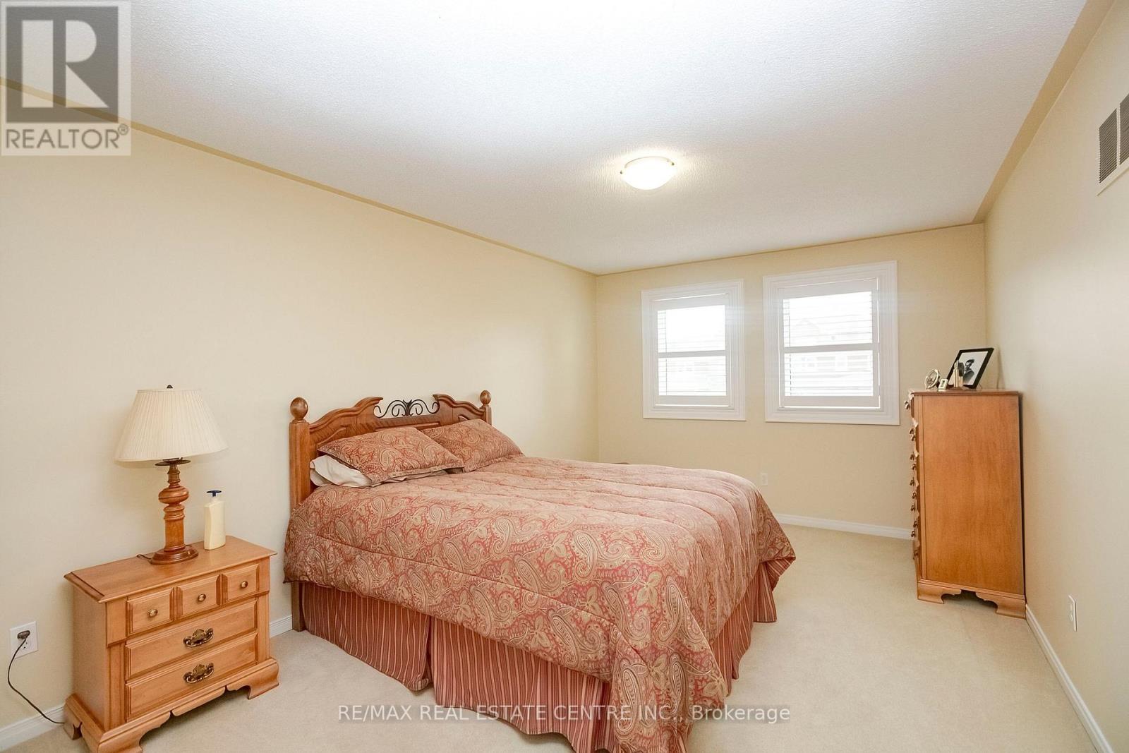 21 AMANTINE CRESCENT - 14
