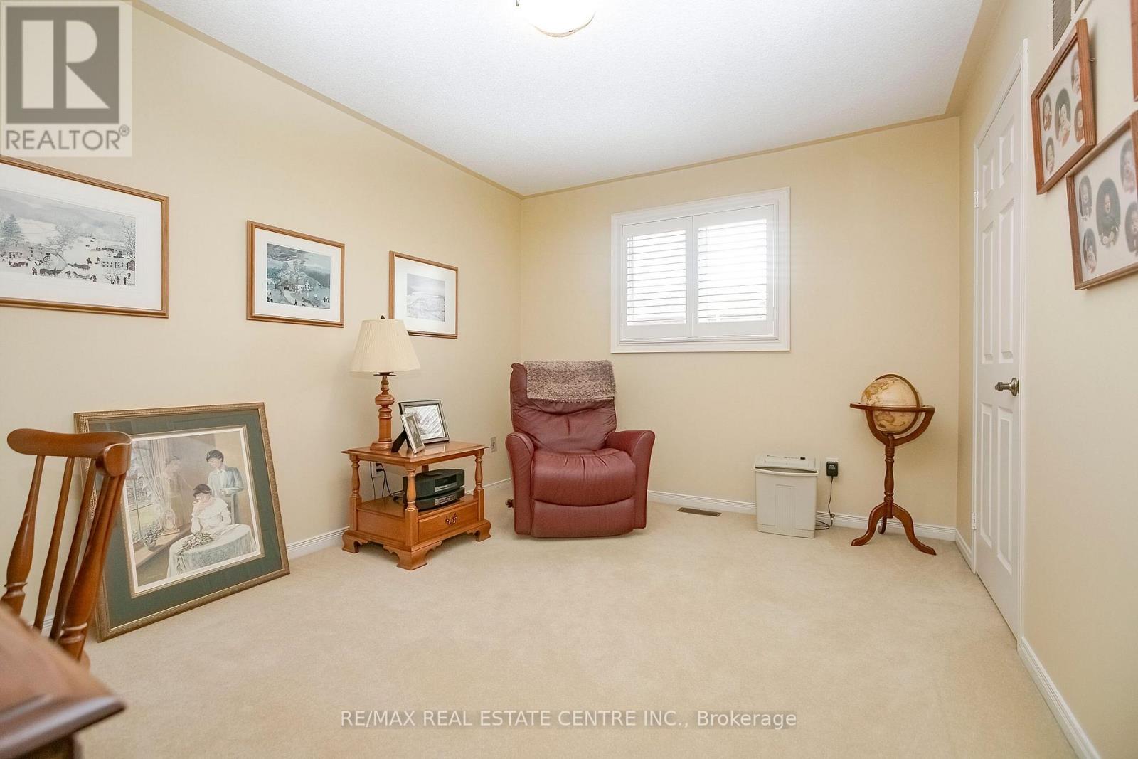 21 AMANTINE CRESCENT - 17
