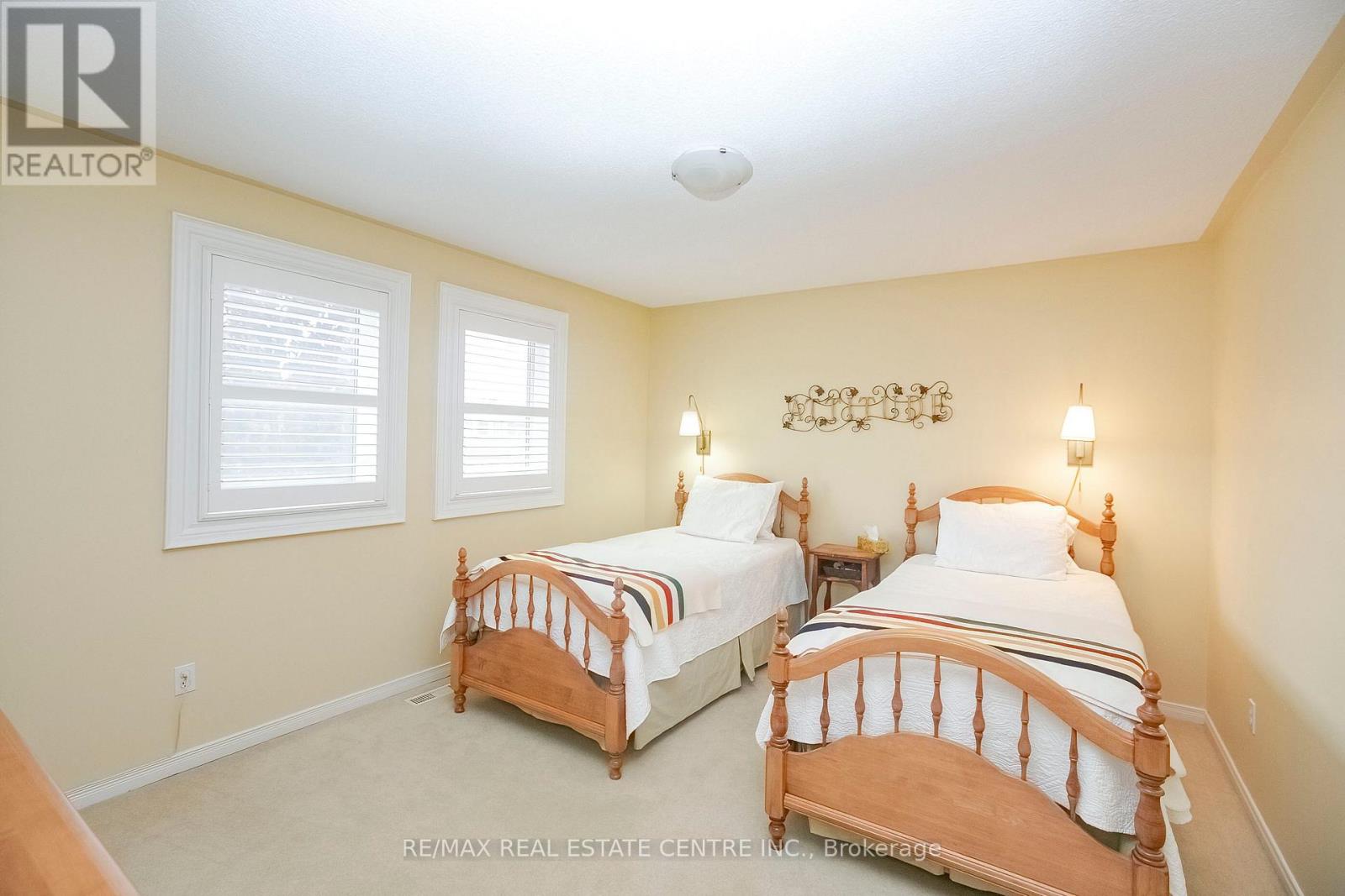 21 AMANTINE CRESCENT - 19