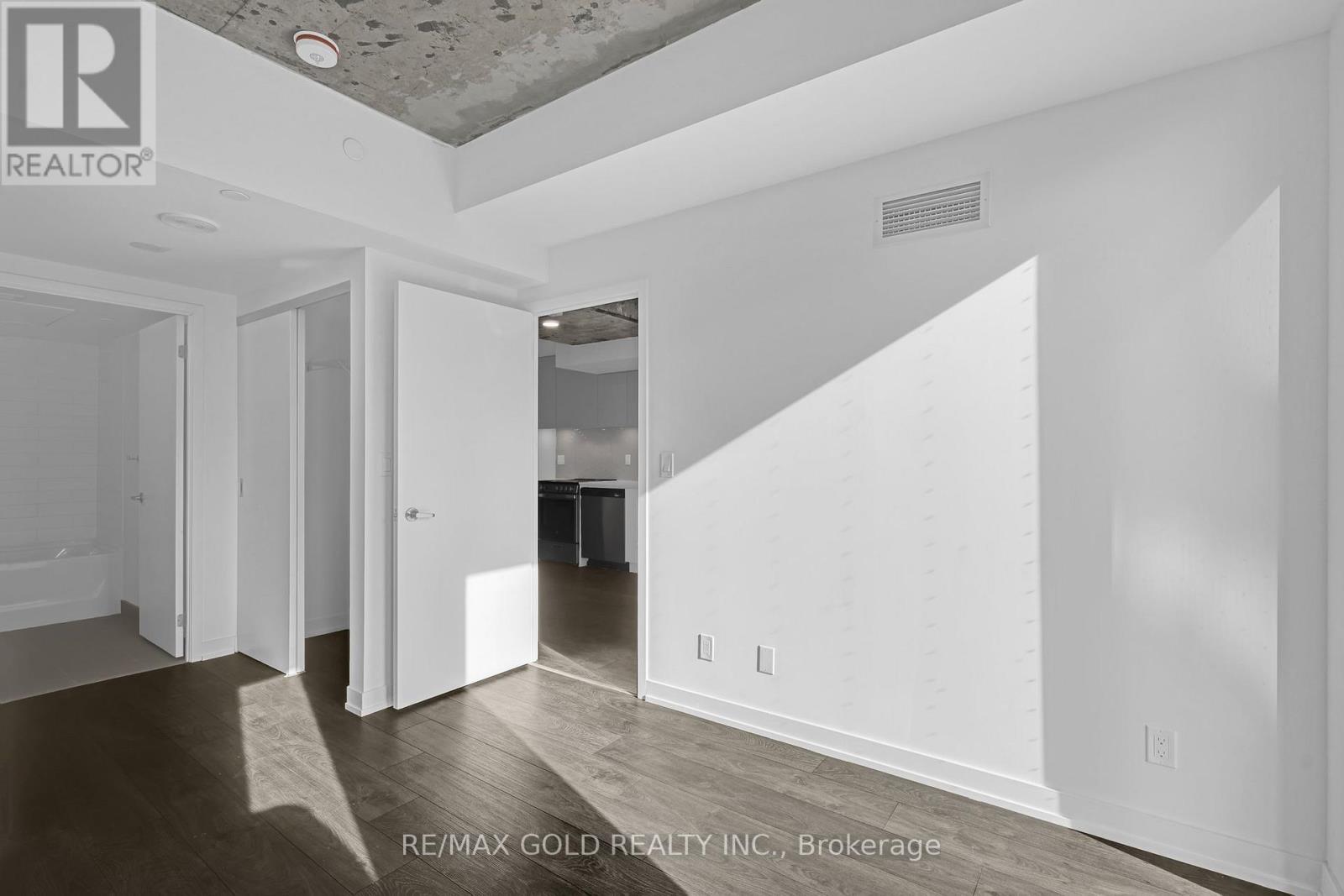 #211 57 BROCK AVENUE - 12