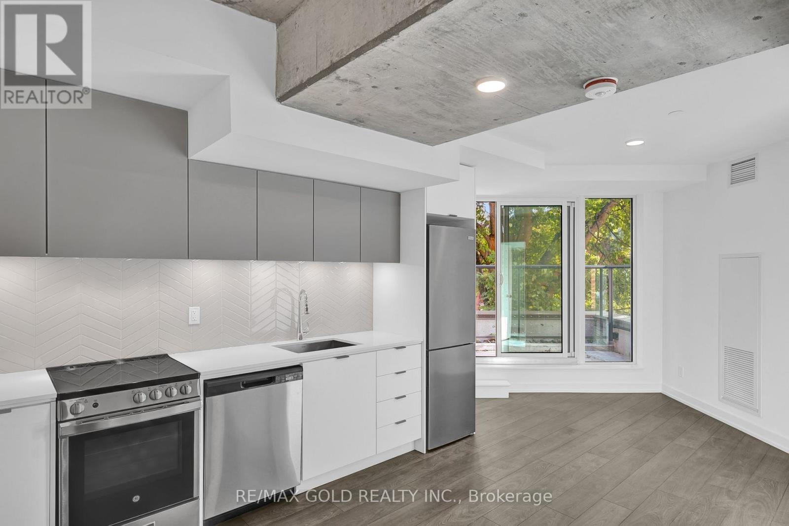 #211 57 BROCK AVENUE - 15