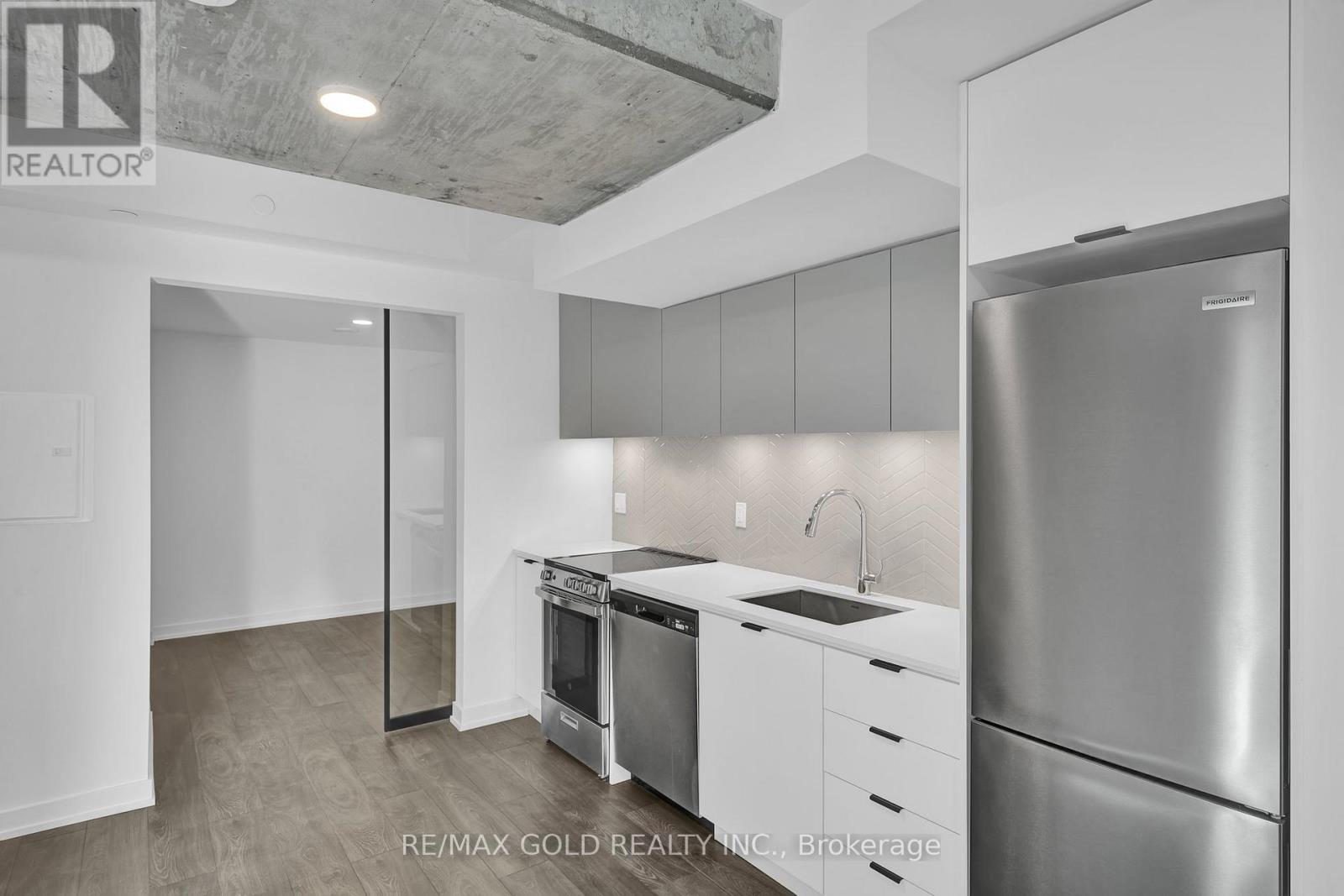 #211 57 BROCK AVENUE - 16