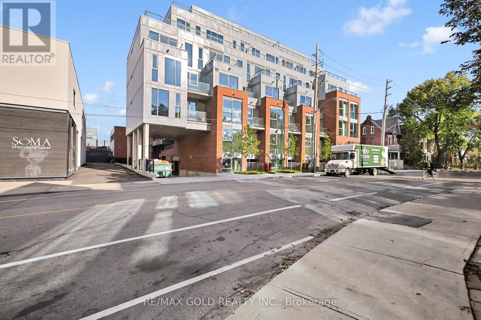 #211 57 BROCK AVENUE - 2