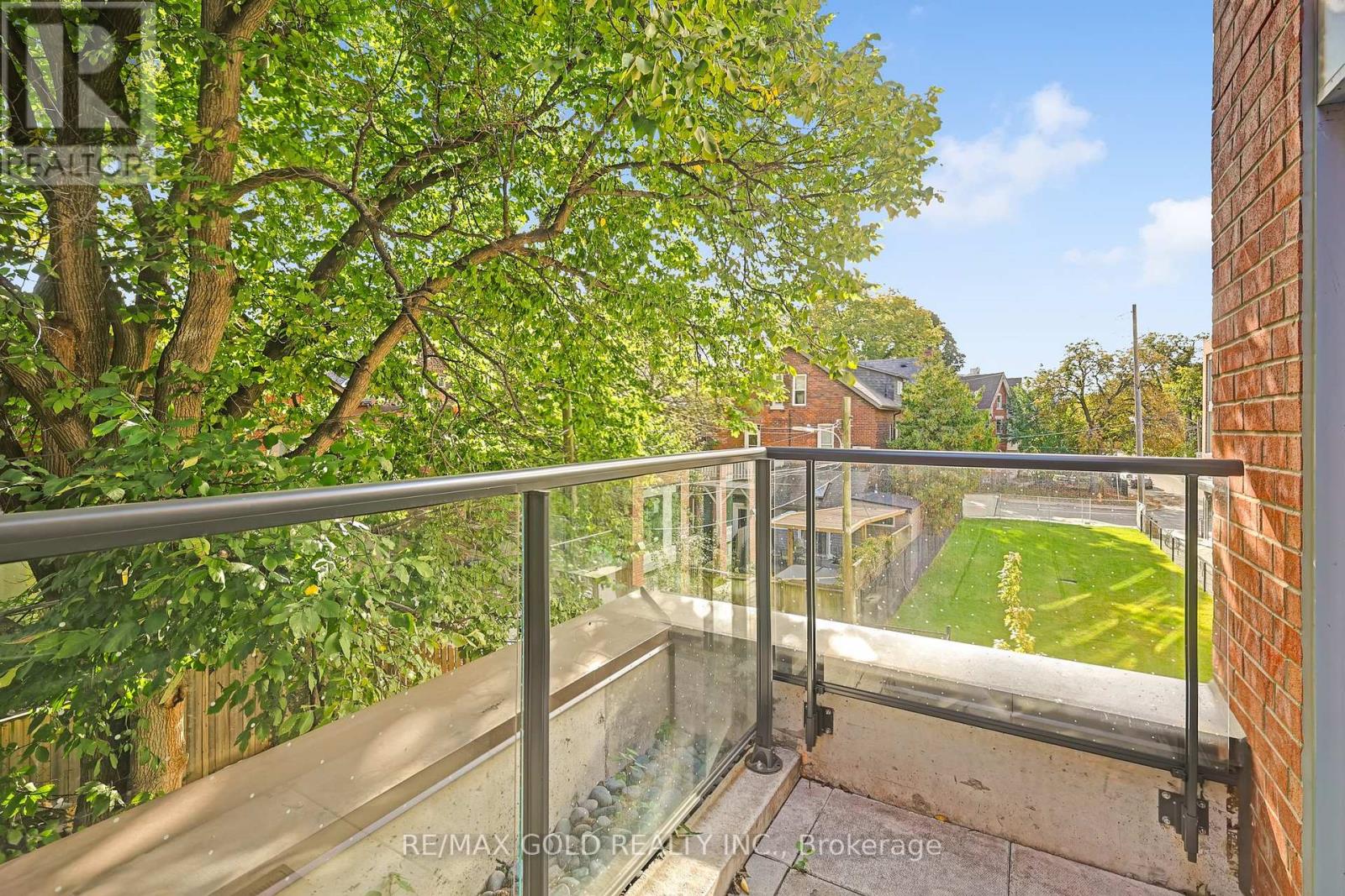 #211 57 BROCK AVENUE - 21