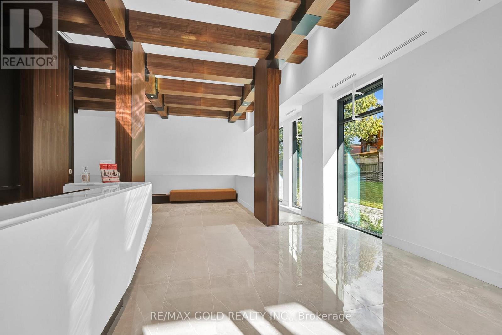 #211 57 BROCK AVENUE - 23