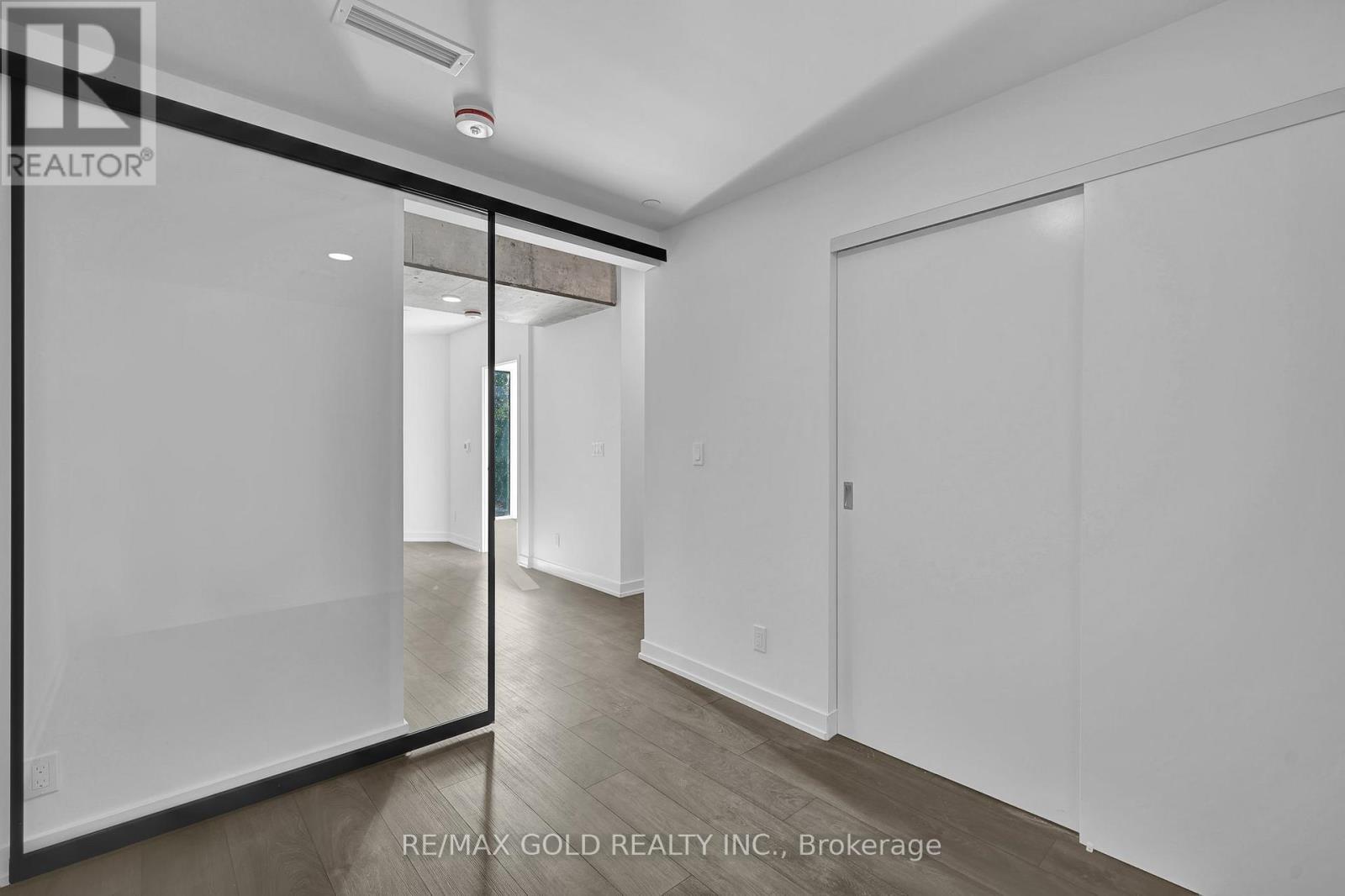 #211 57 BROCK AVENUE - 7