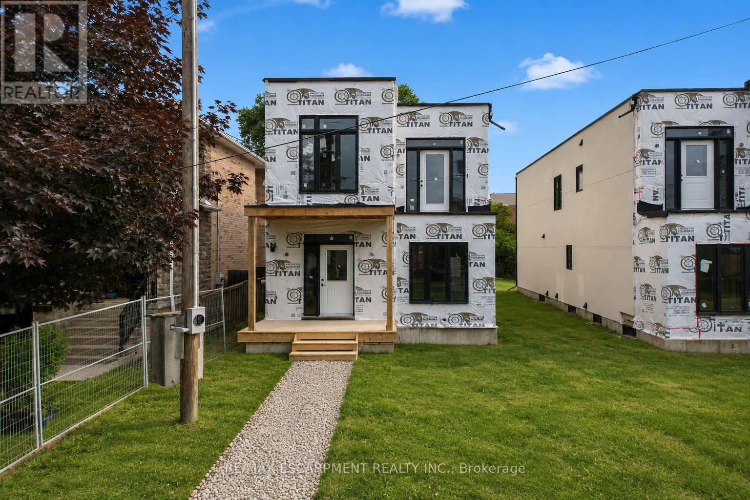 1037 ALEXANDRA AVENUE - 8