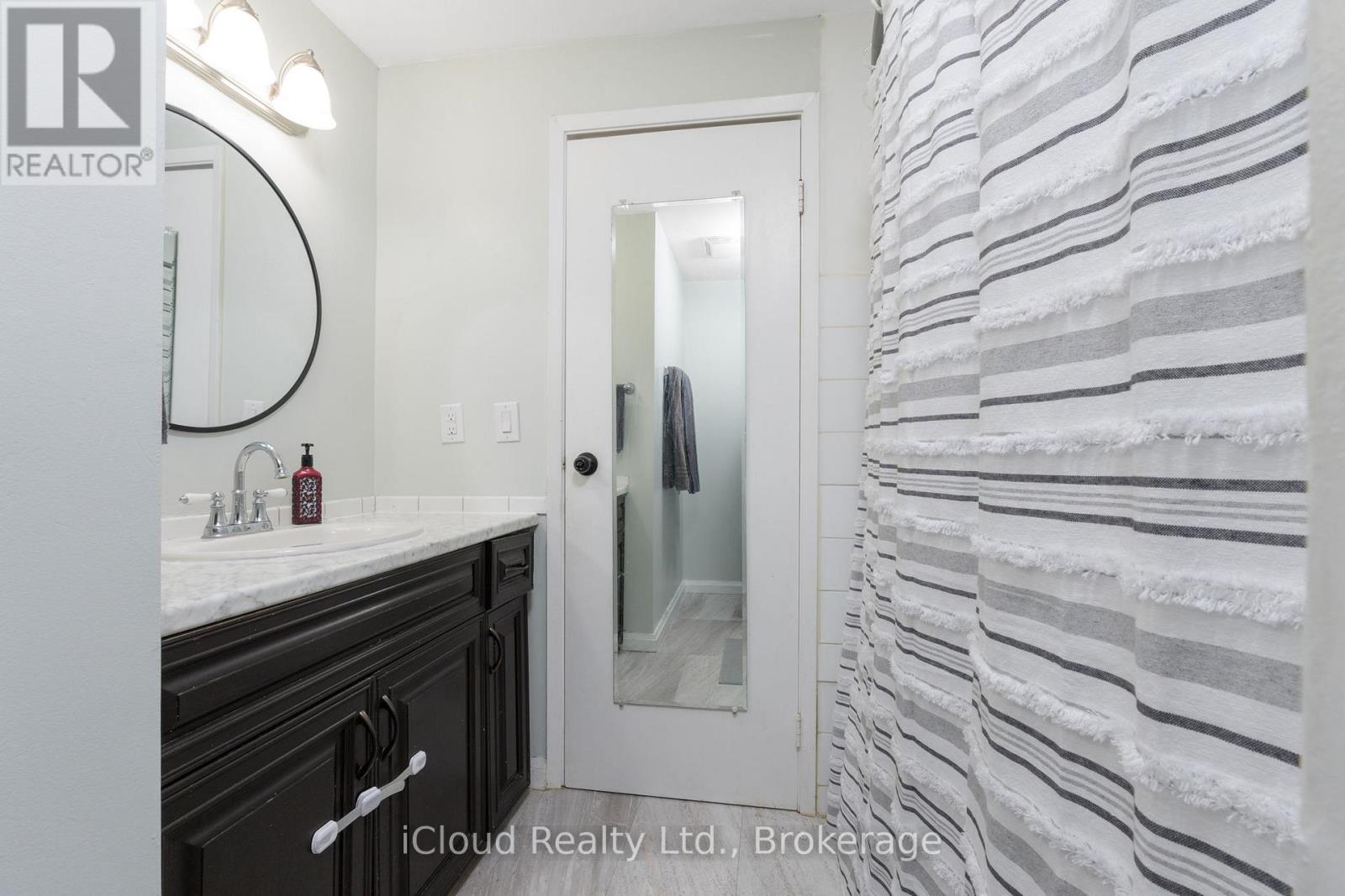 #1 40 SILVERCREEK PARKWAY - 23