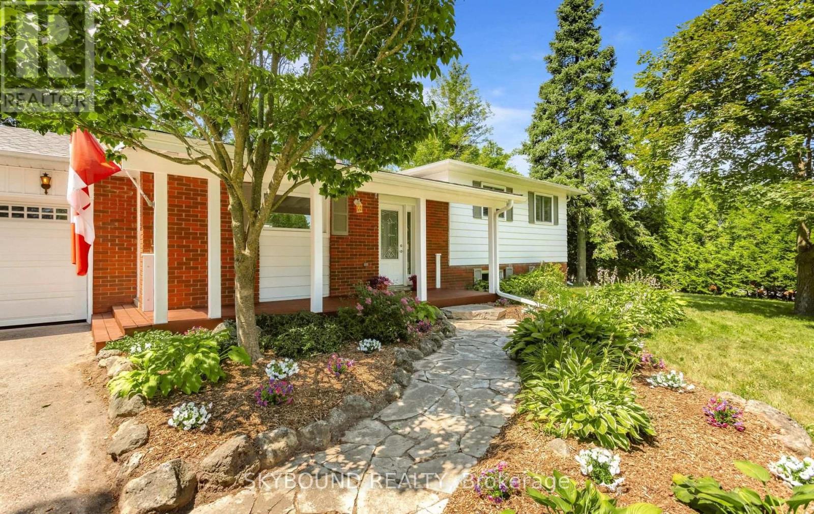 9 DELERIN CRESCENT - 2