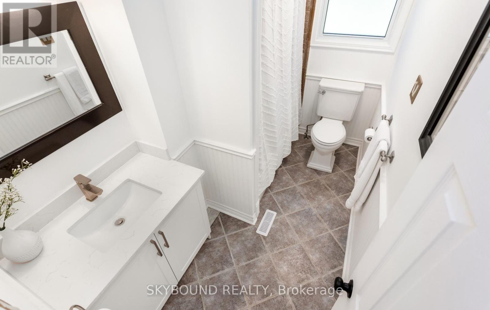 9 DELERIN CRESCENT - 24