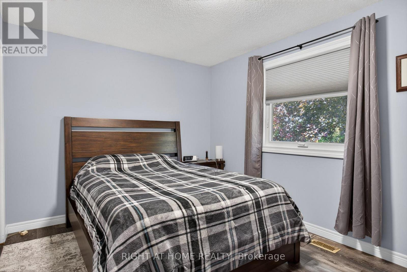 1077 DANITA BOULEVARD - 12