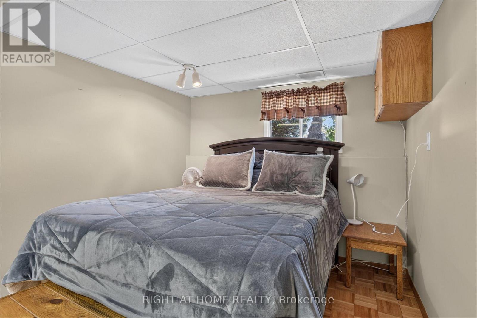 1077 DANITA BOULEVARD - 21