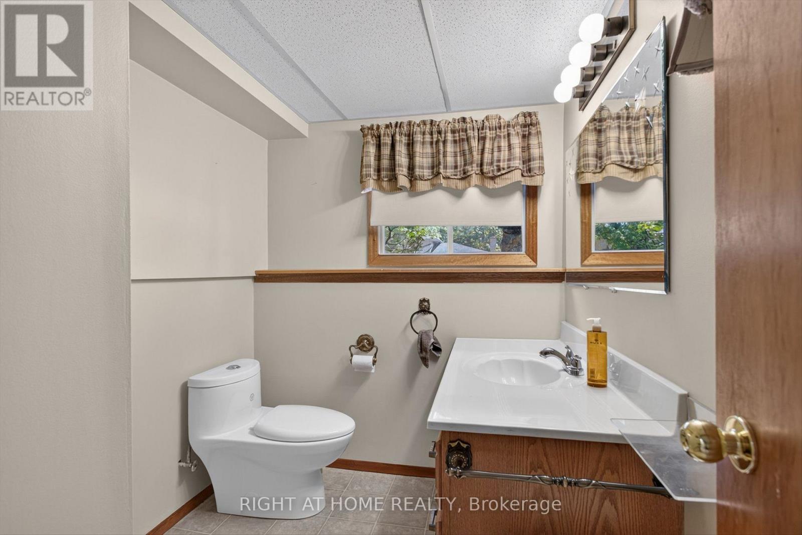 1077 DANITA BOULEVARD - 23