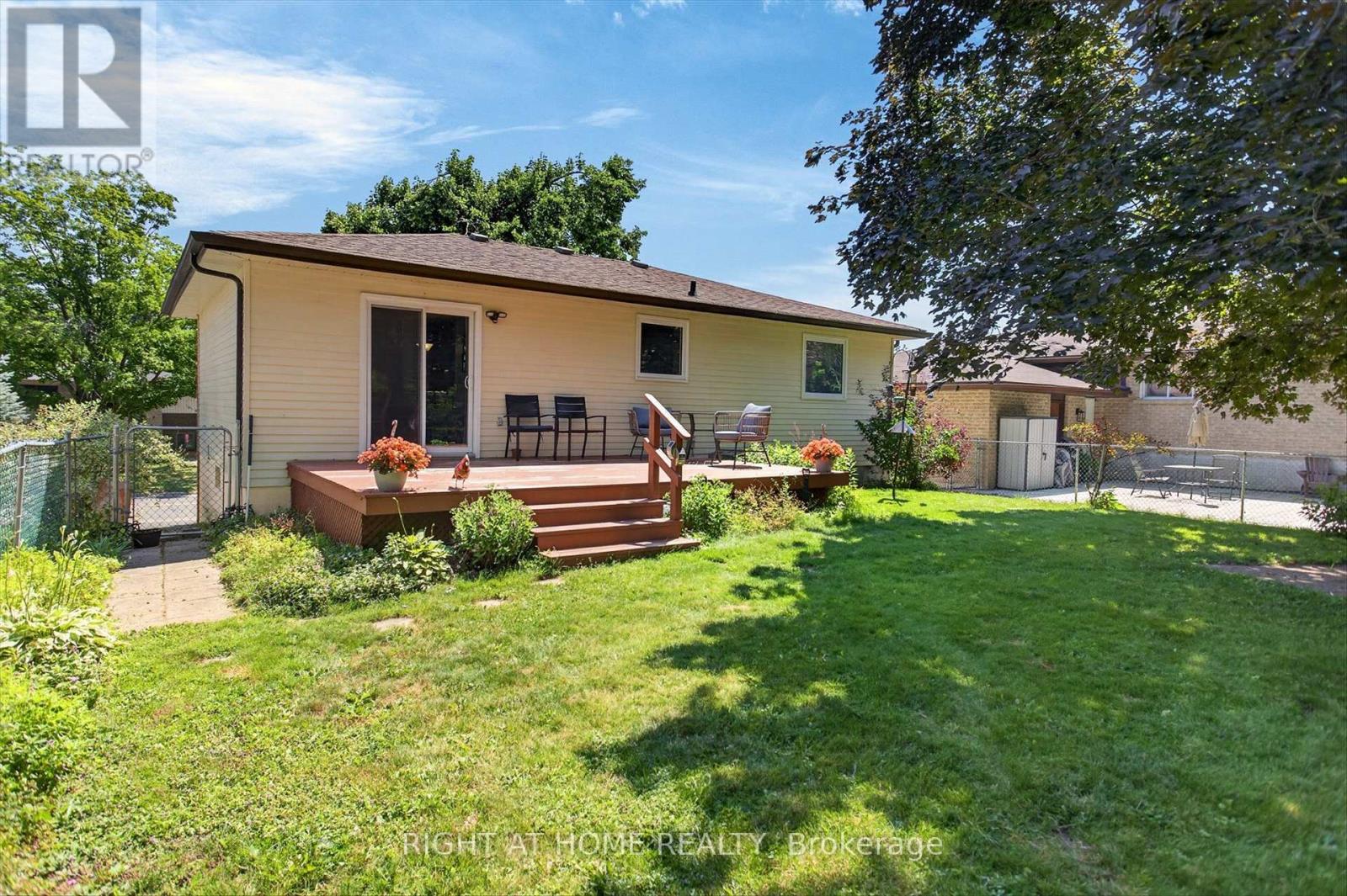 1077 DANITA BOULEVARD - 27
