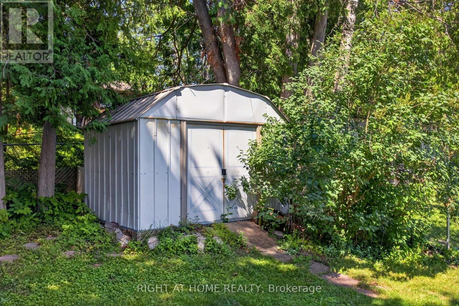 1077 DANITA BOULEVARD - 29