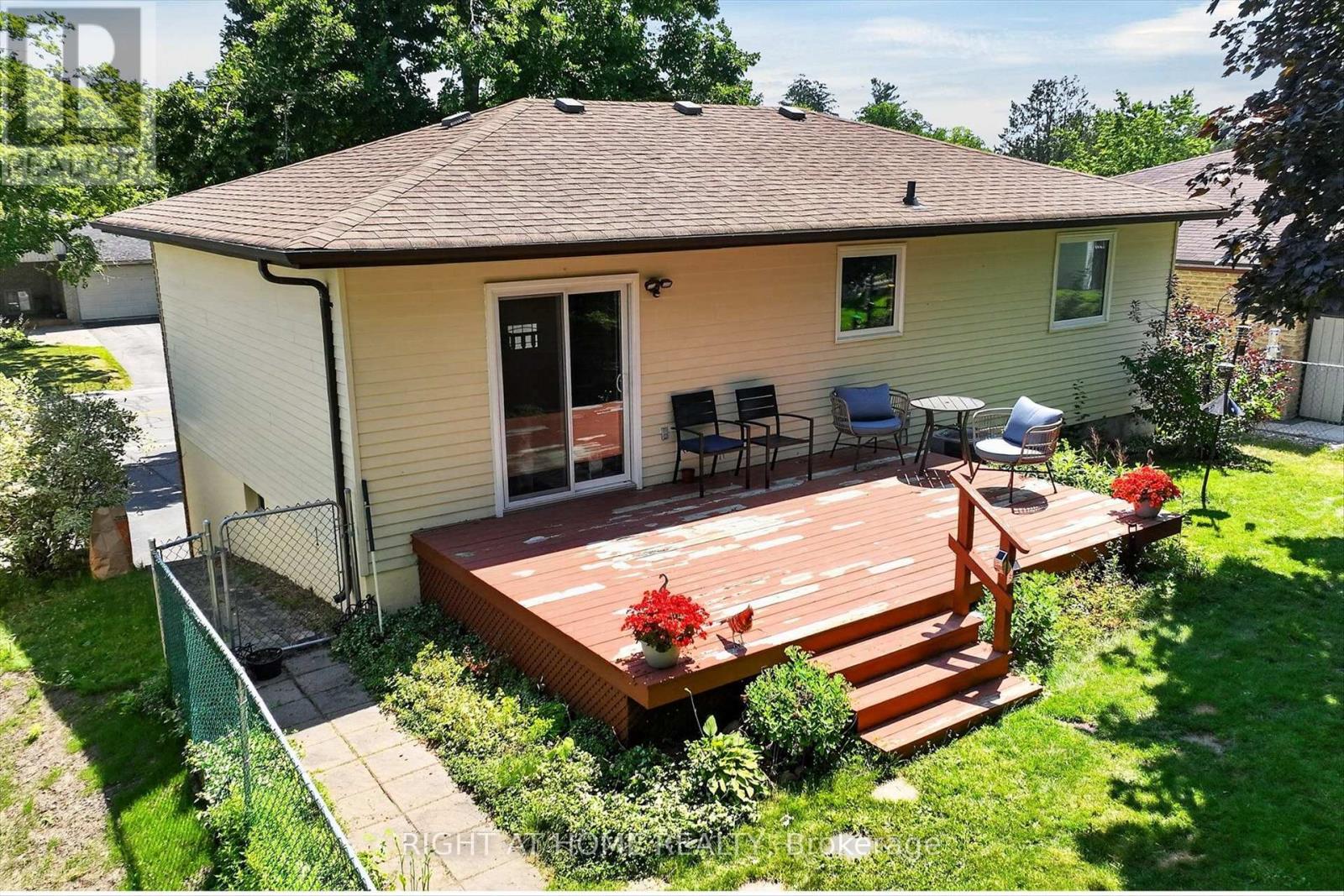 1077 DANITA BOULEVARD - 32