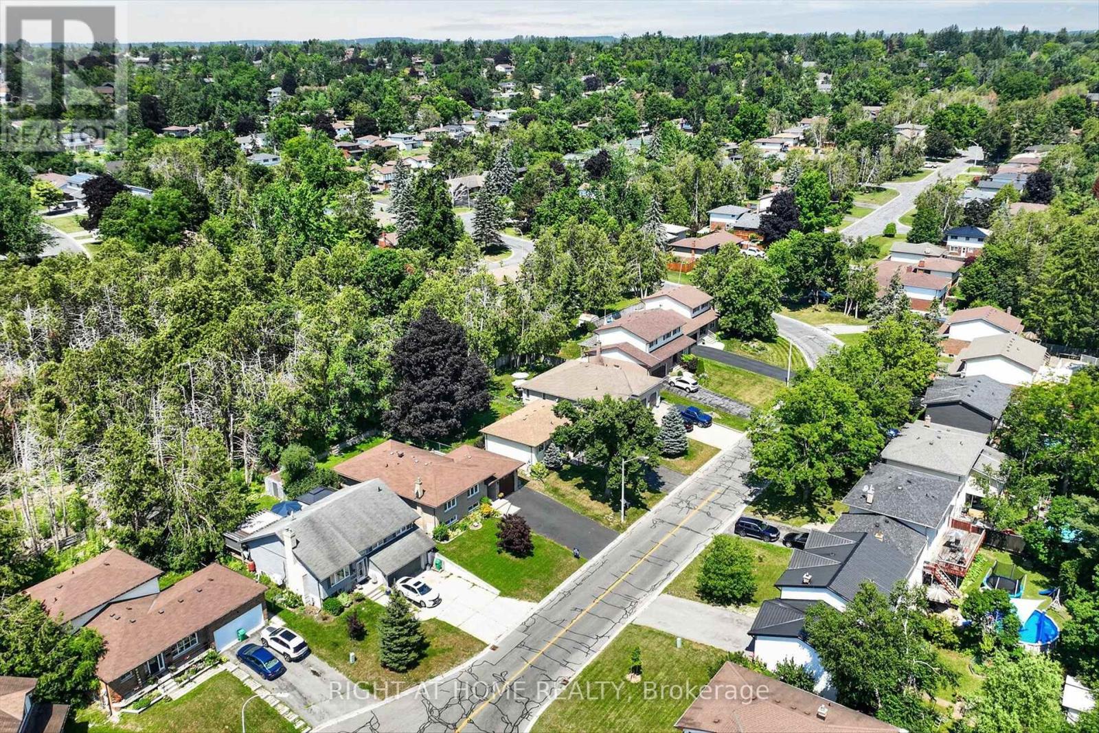 1077 DANITA BOULEVARD - 34