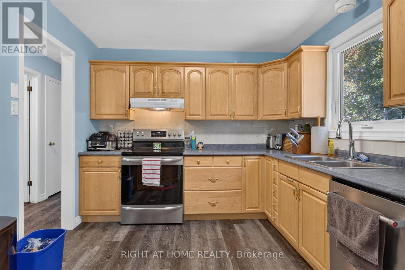 1077 DANITA BOULEVARD - 8