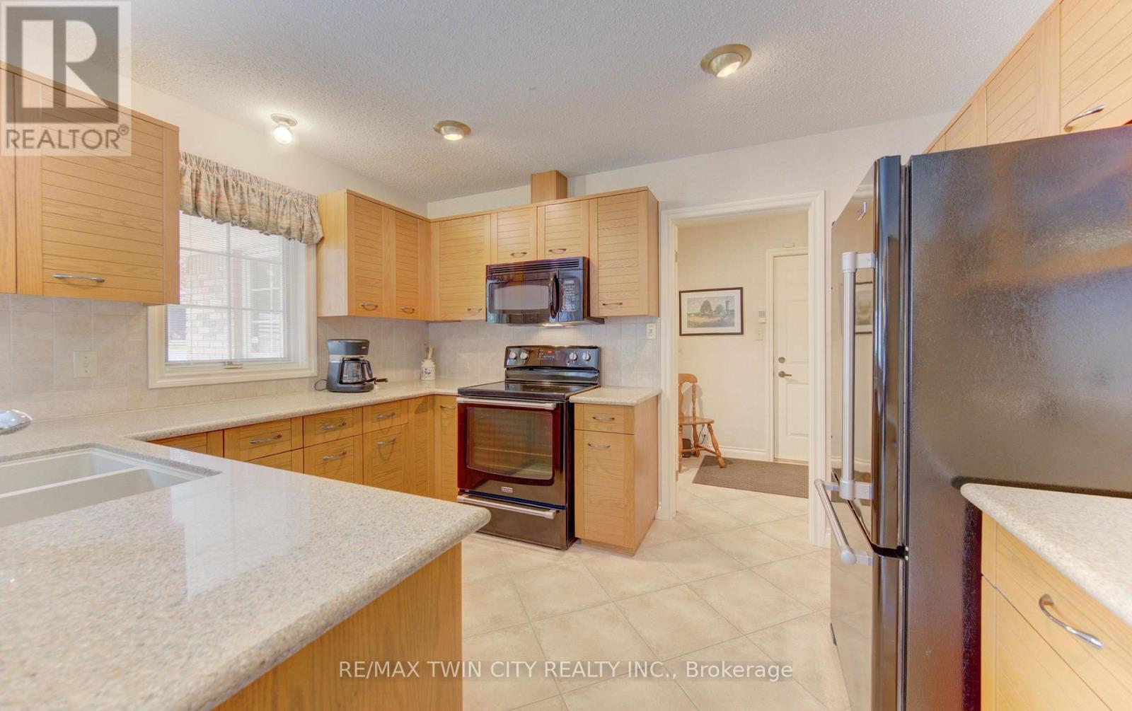 298 ROXTON DRIVE - 10