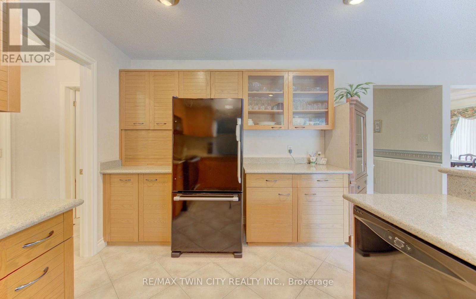 298 ROXTON DRIVE - 12