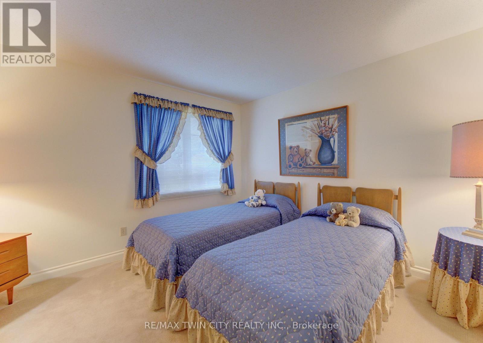 298 ROXTON DRIVE - 20