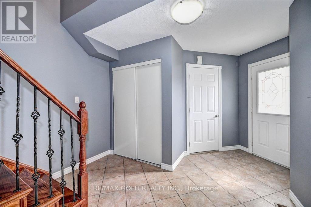 573 BURNETT AVENUE — photo 2