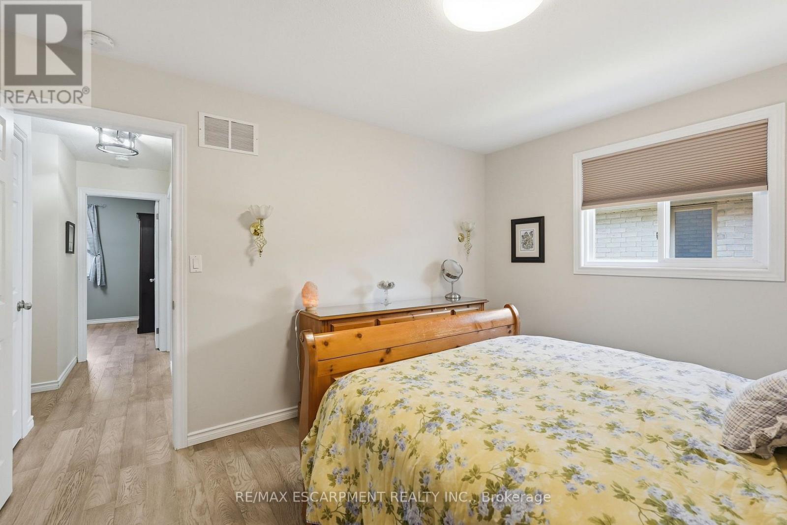 4-bedroom home for sale at 40 MAICH CRESCENT, Brantford ON · photo 19 of 43