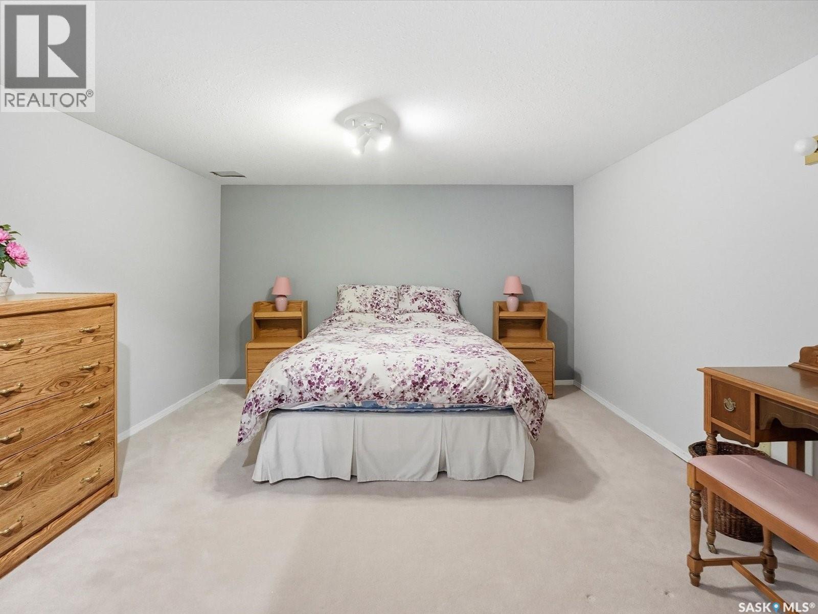 106 Jan CRESCENT - 24