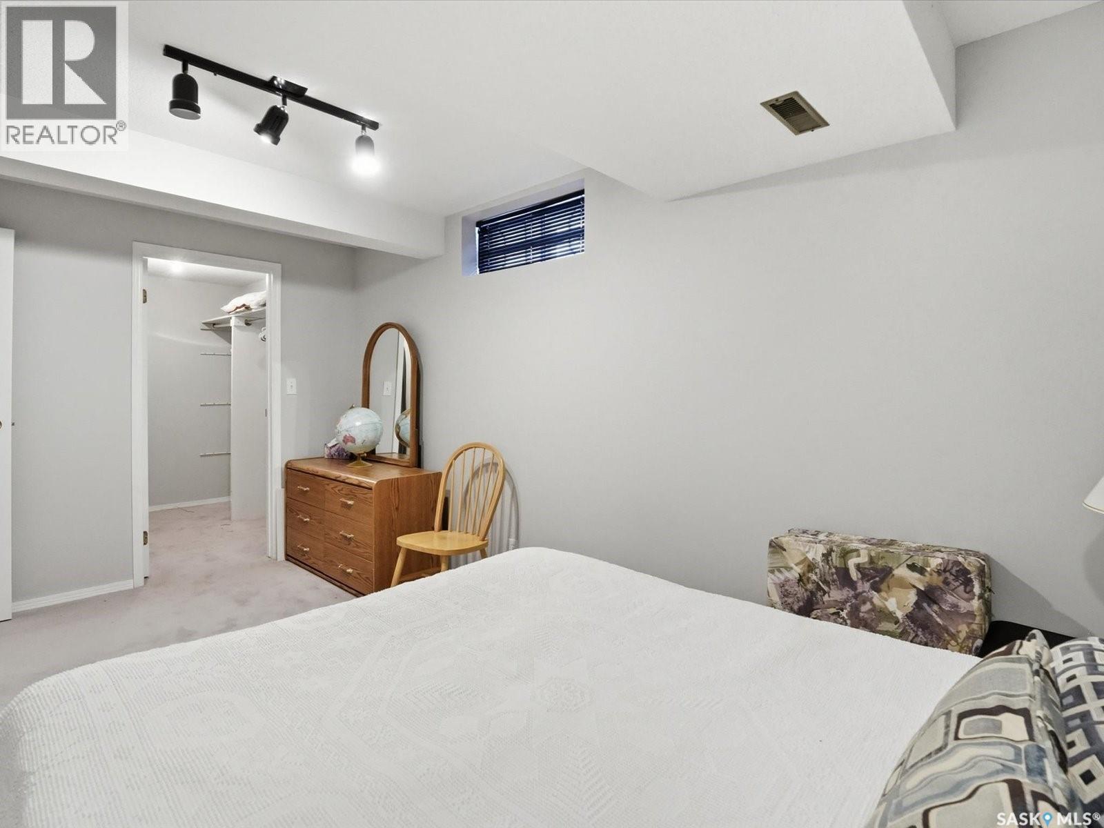 106 Jan CRESCENT - 26