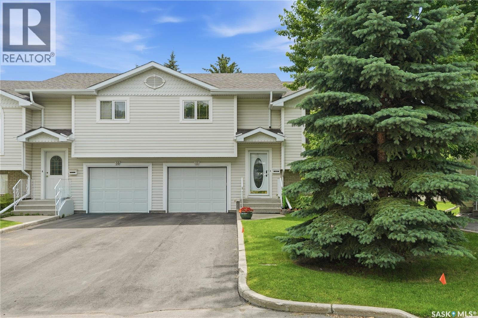 #11 605 Perehudoff CRESCENT - 1