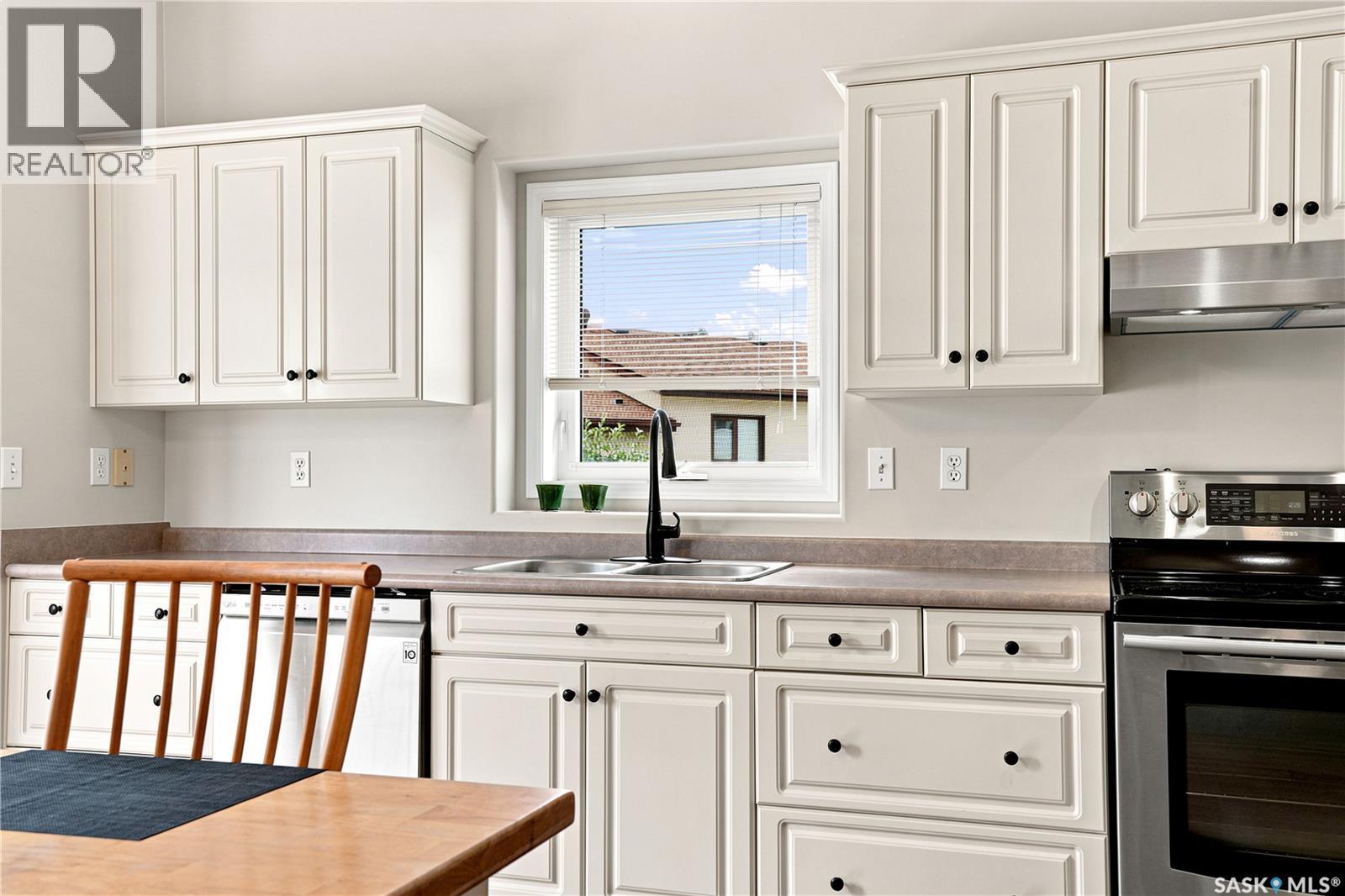 #11 605 Perehudoff CRESCENT - Image 13