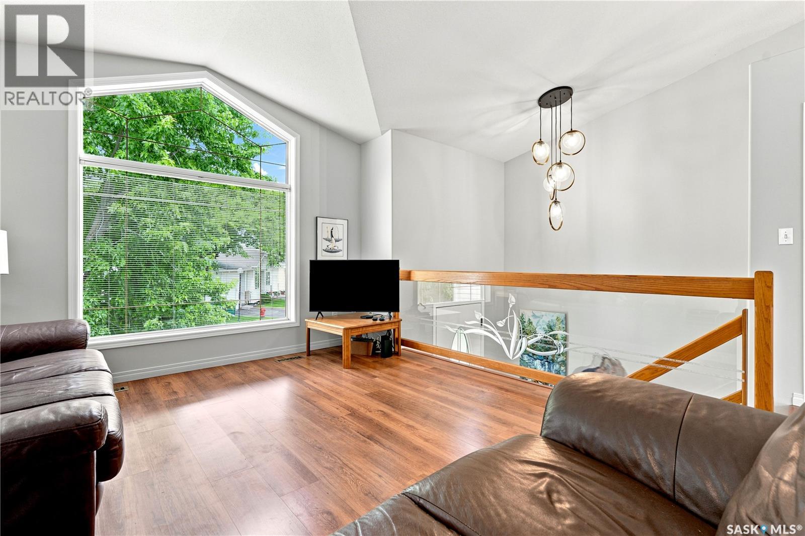 #11 605 Perehudoff CRESCENT - Image 5
