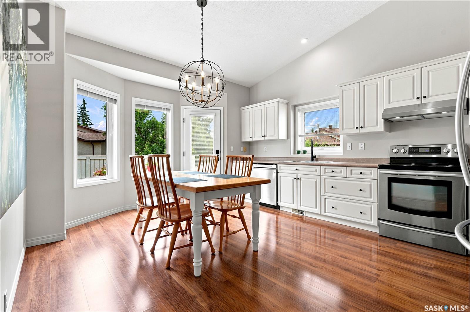 #11 605 Perehudoff CRESCENT - Image 8