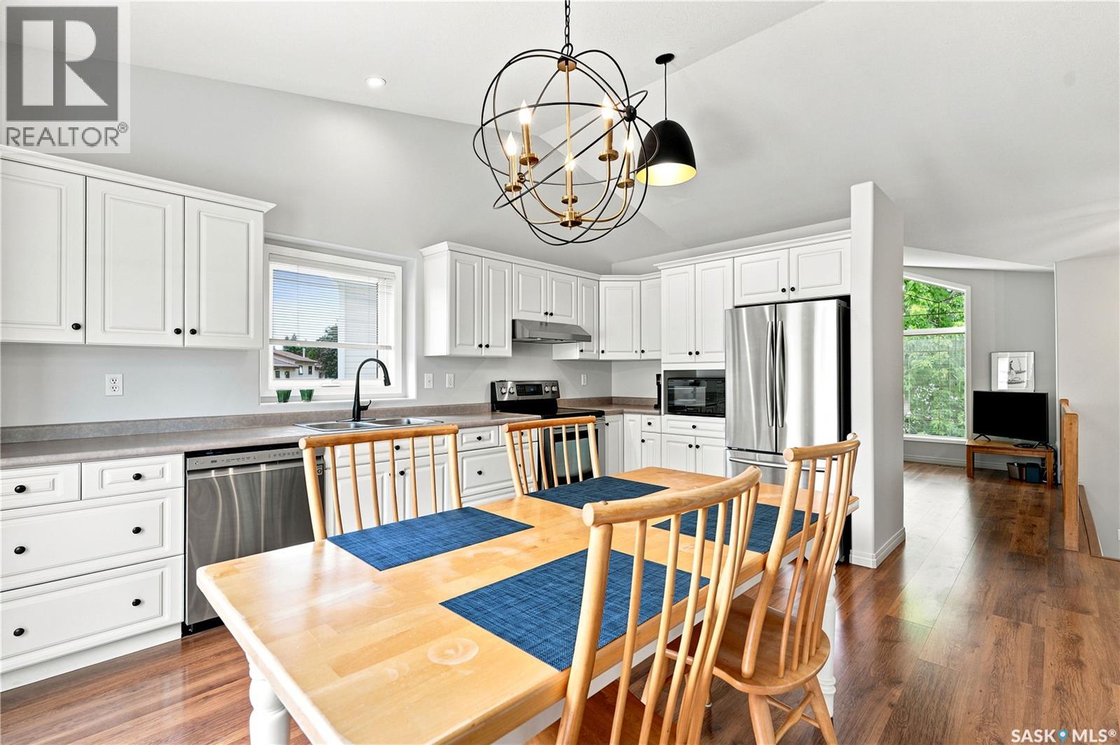 #11 605 Perehudoff CRESCENT - Image 9