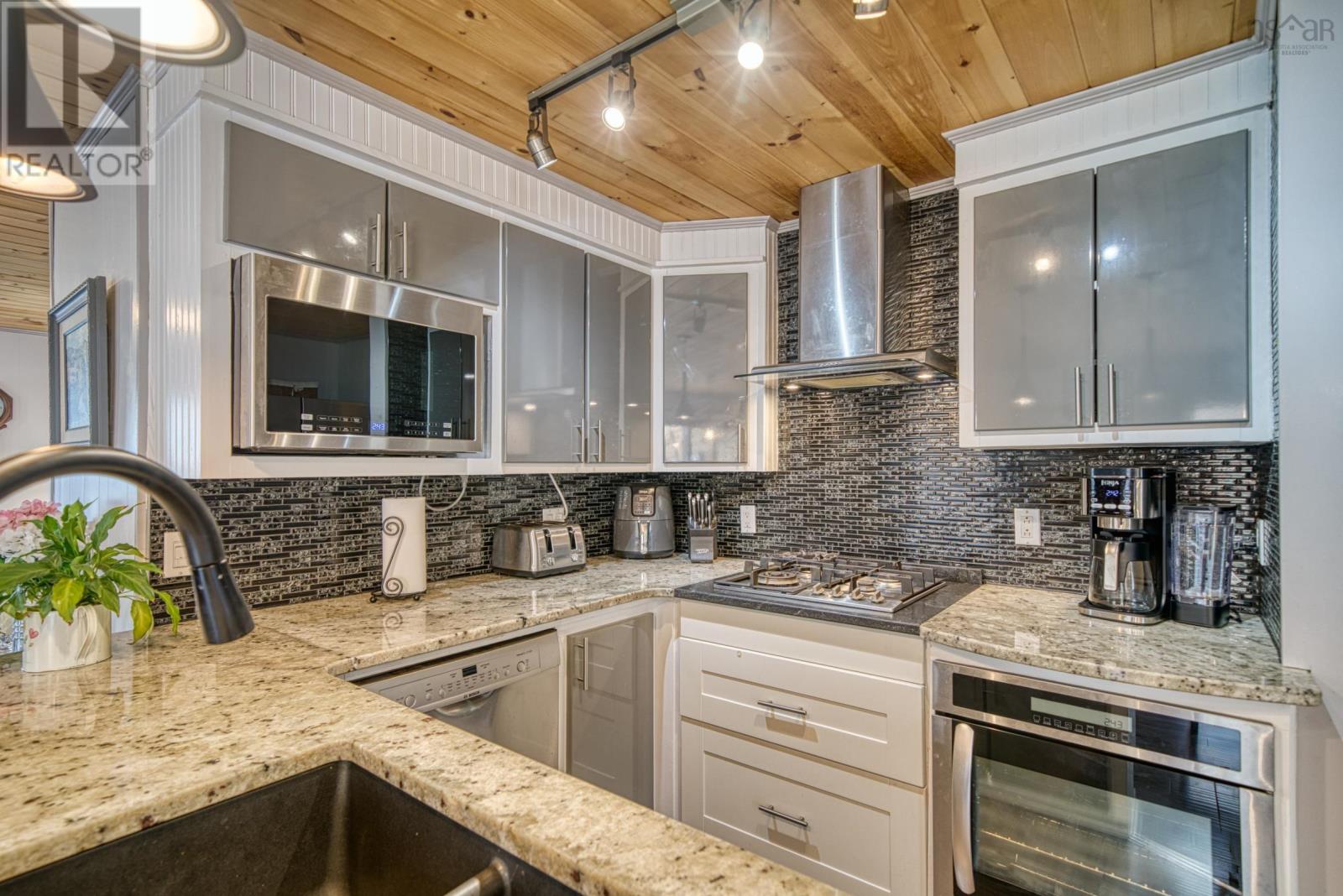 245 Forest Drive - 25