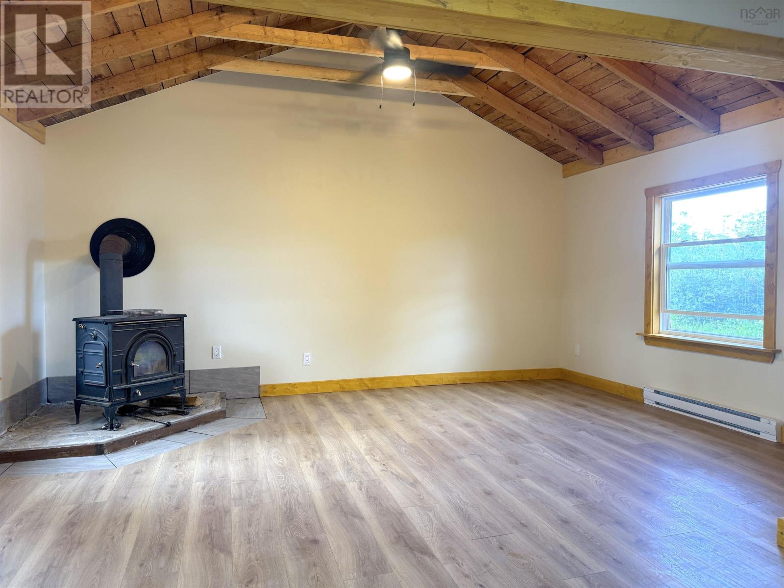 82 Golden River Road - 11