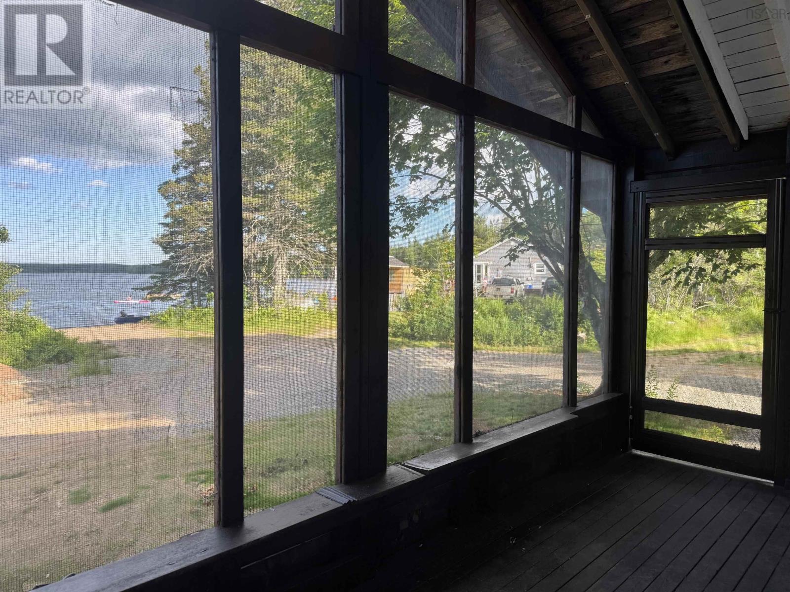82 Golden River Road - 28