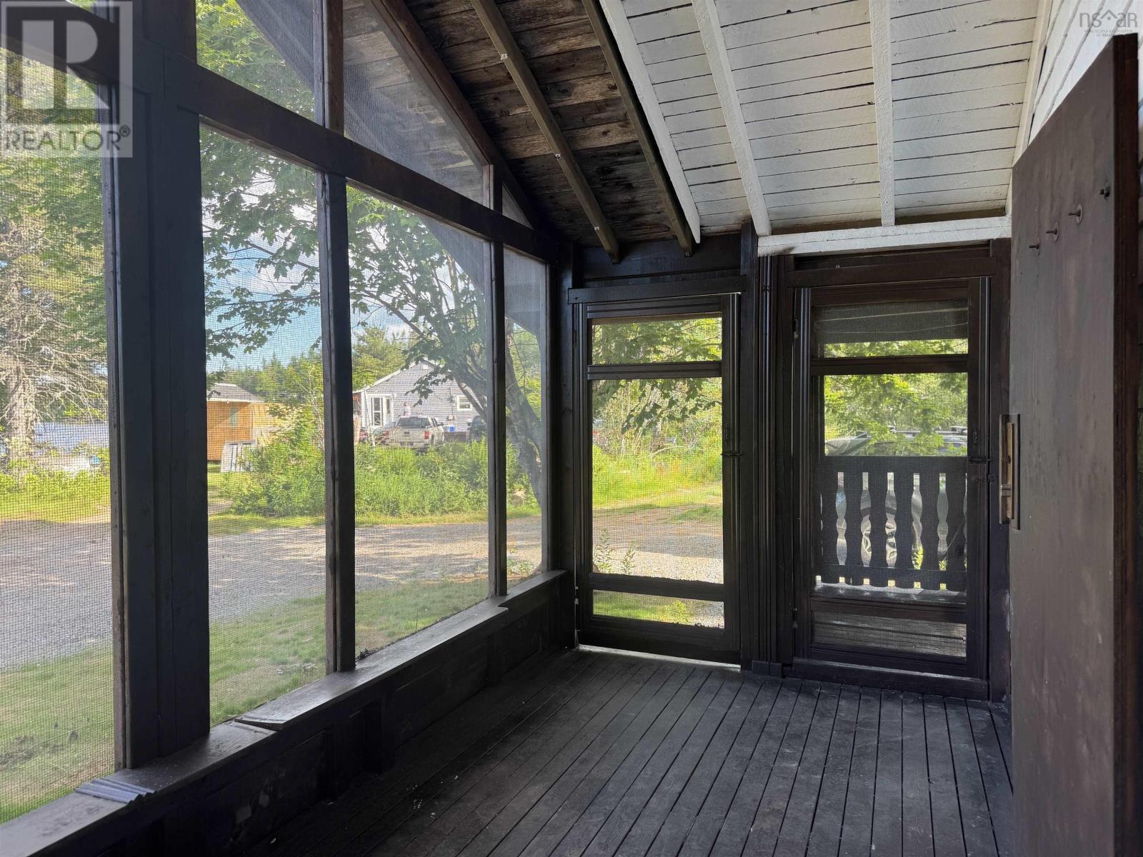 82 Golden River Road - 22