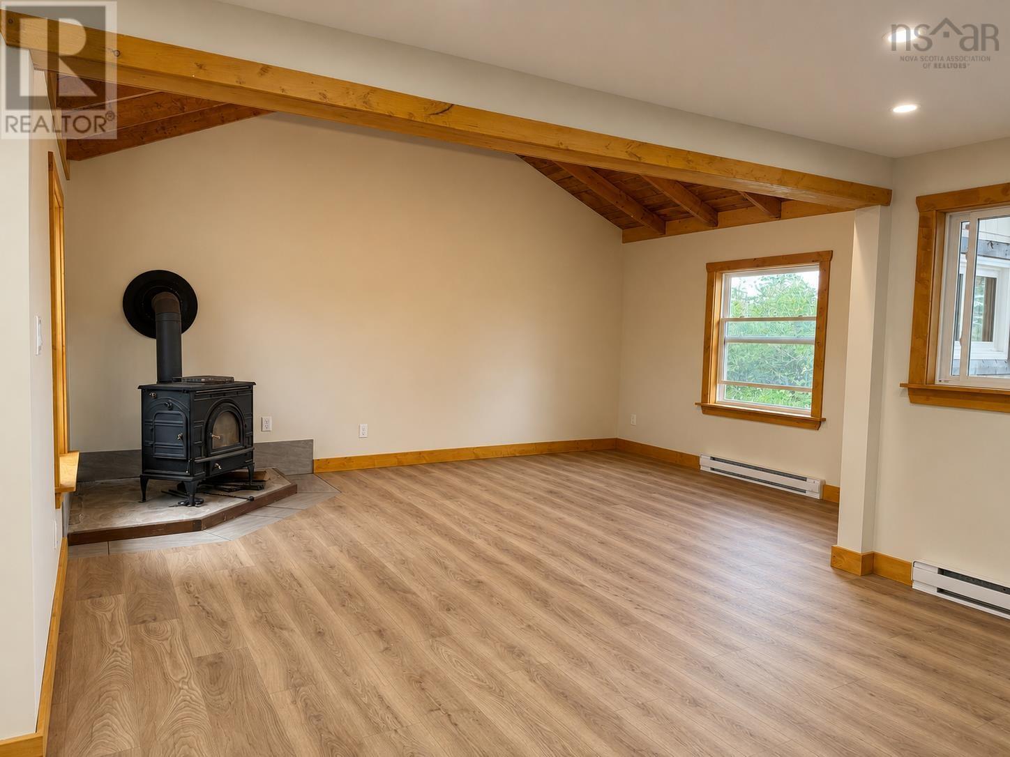 82 Golden River Road - 10