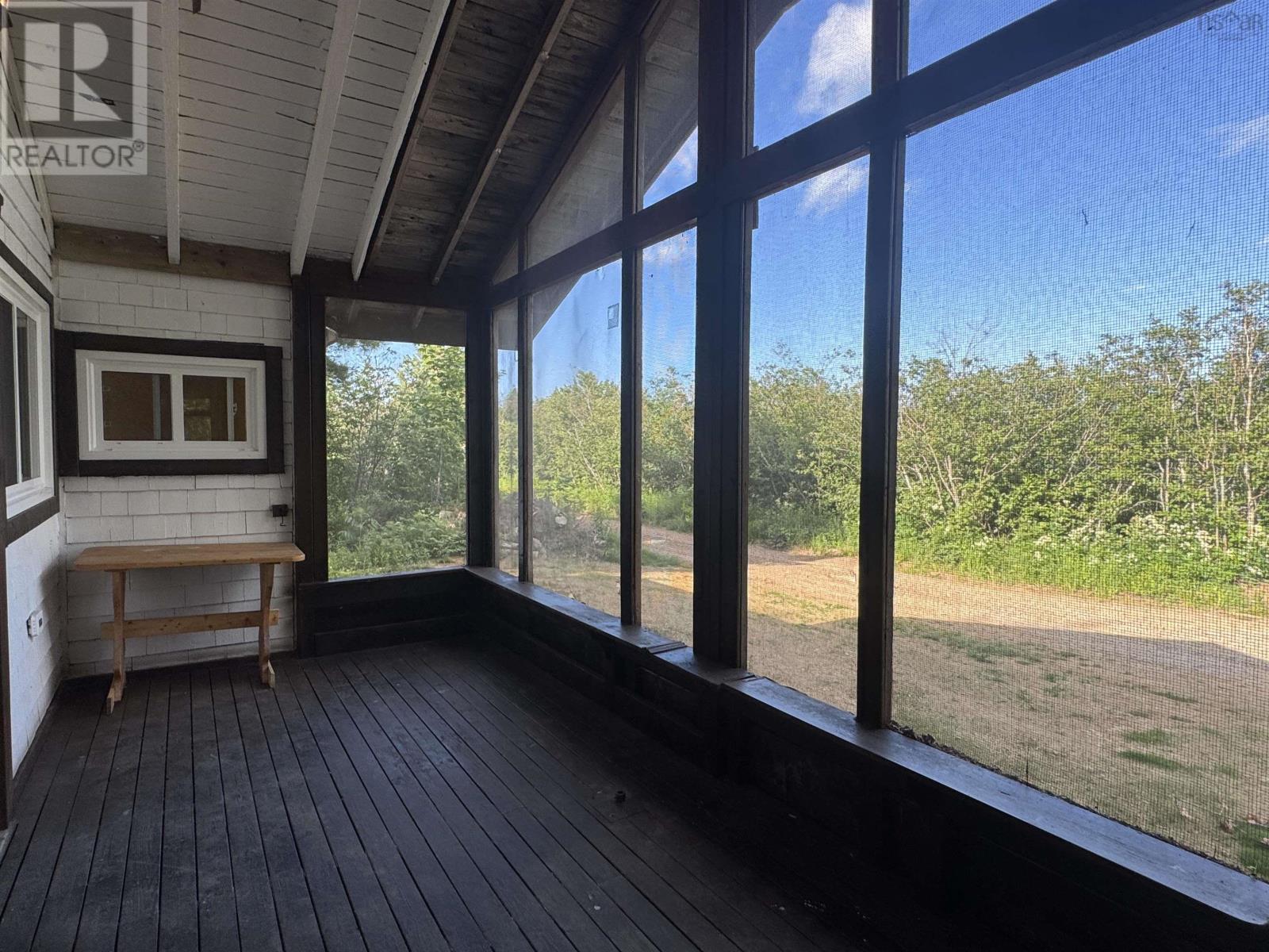82 Golden River Road - 21