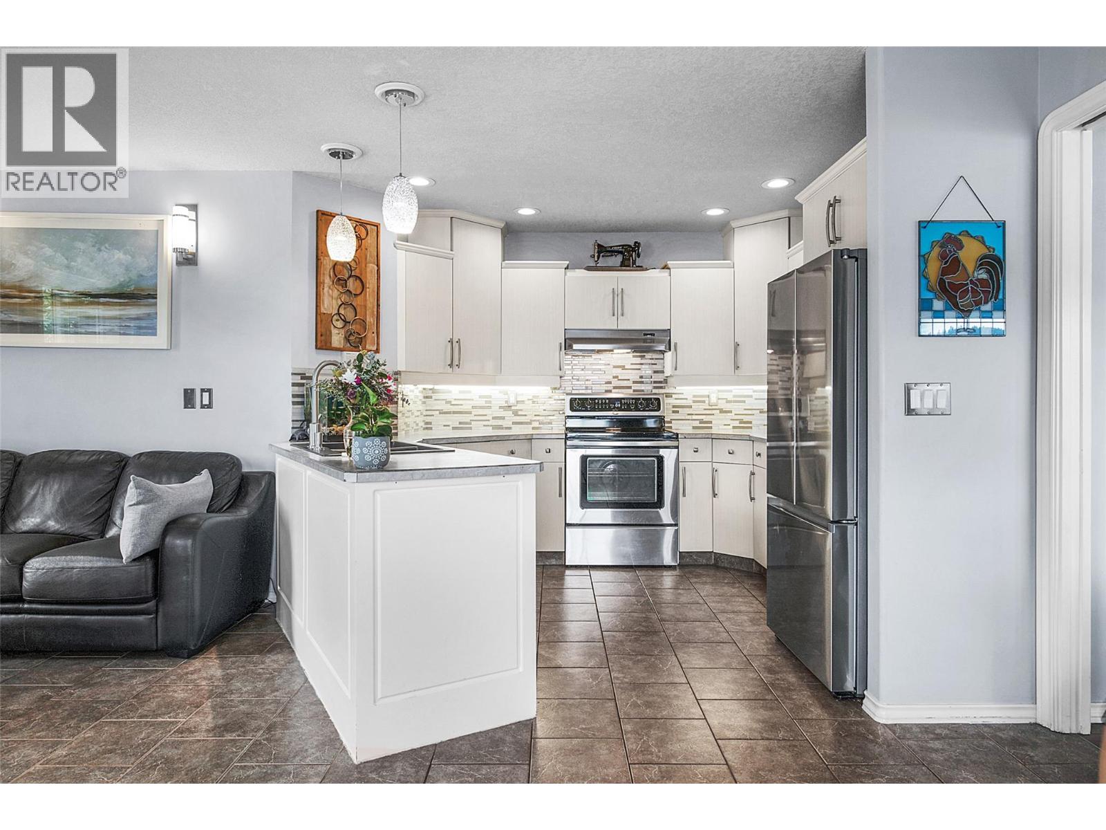 7095 Amber Drive - 4