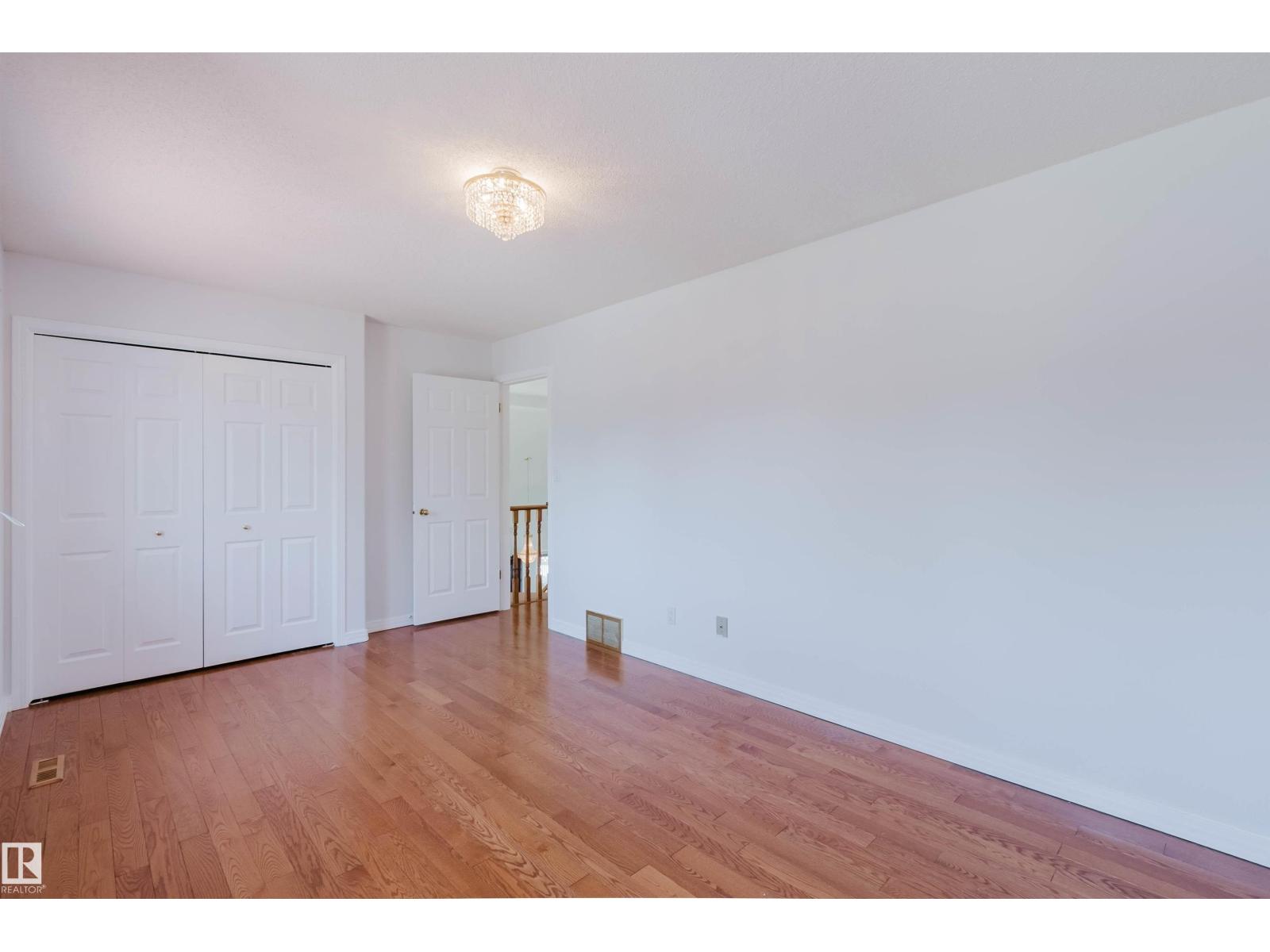 15 CORMACK CR NW - 32