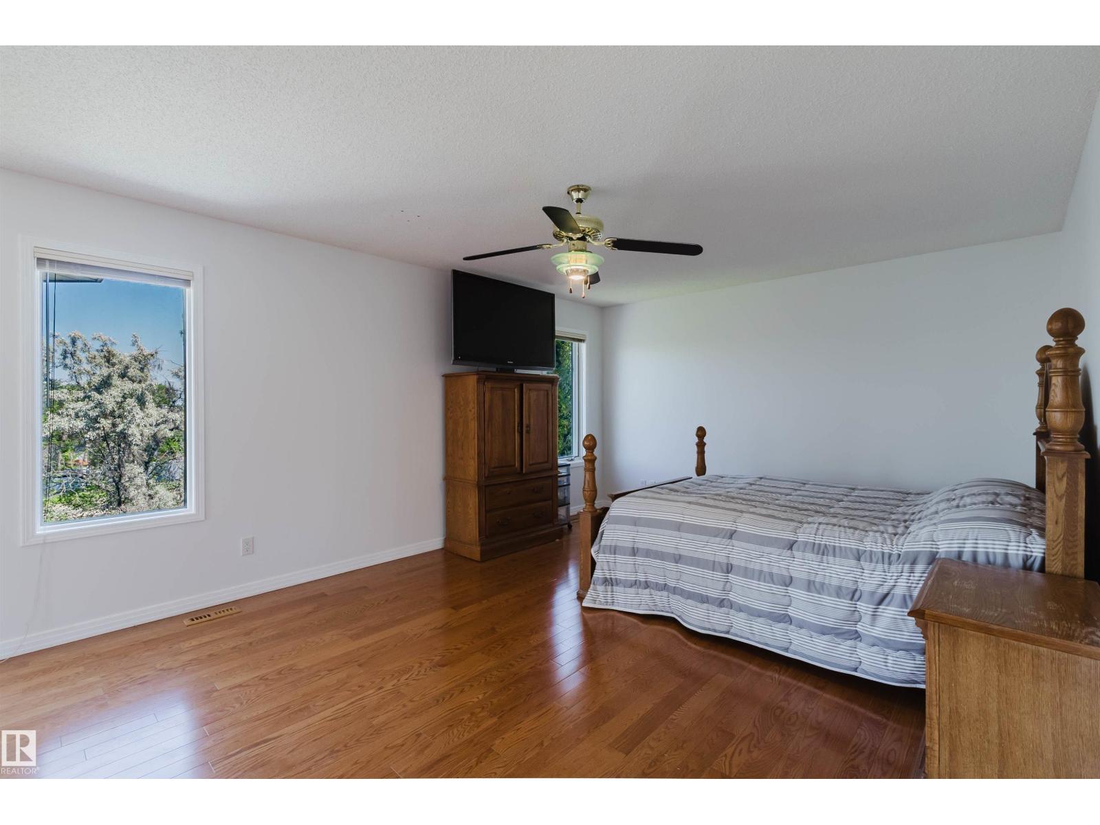 15 CORMACK CR NW - 33